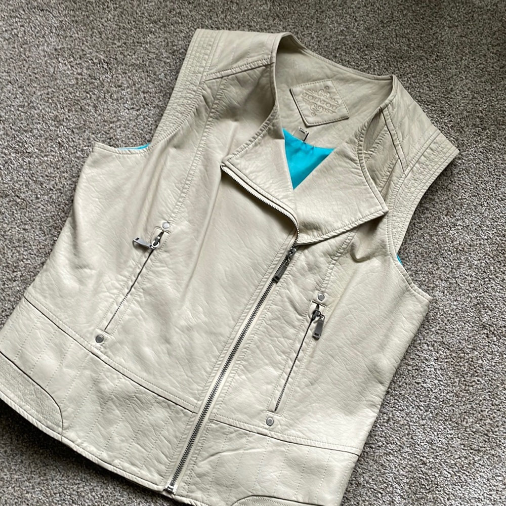 Amazing vegan leather moto vest! NWOT Sz M